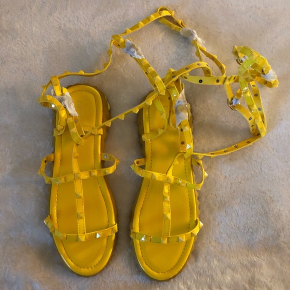 Cape Robbin Thorn Yellow Gladiator Sandals - Picture 2 of 13